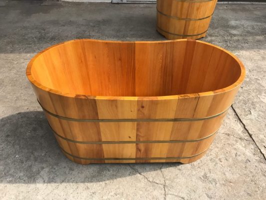 Bồn tắm bằng gỗ