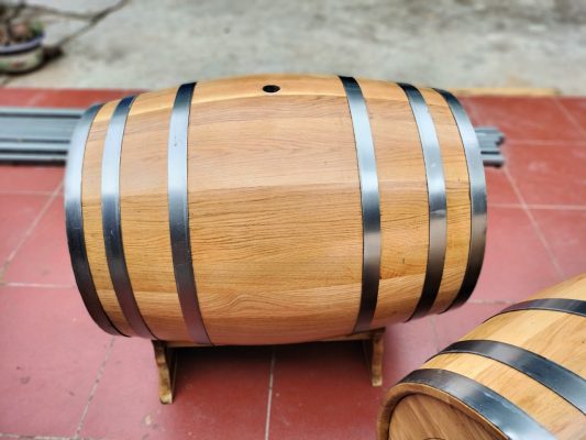 thùng rượu gỗ sồi nga
